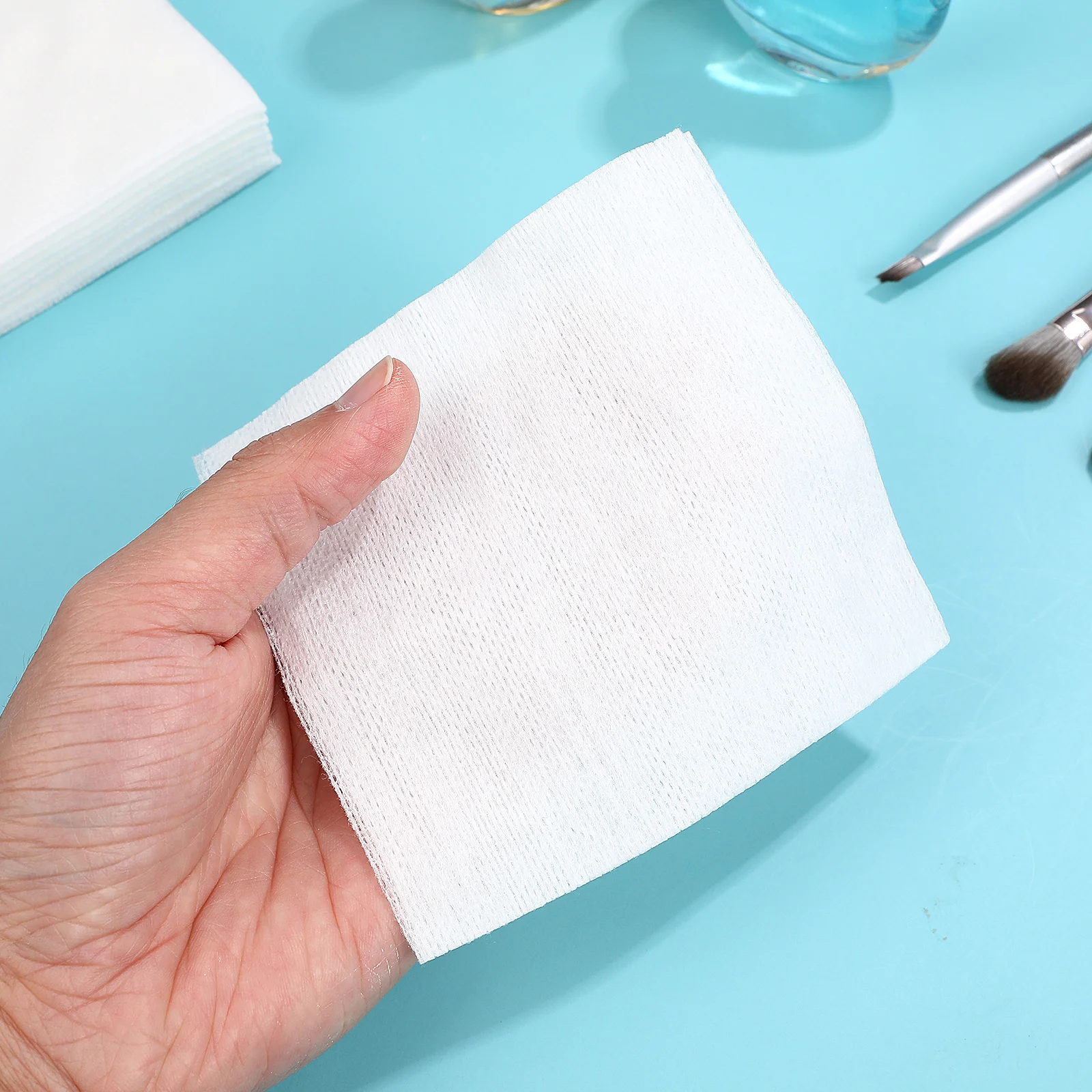 200 Stück Gesichts-Make-up-Pads, hochwertige Tücher aus Vliesstoff zum Entfernen von Make-up und zur täglichen Reinigung, leicht, reisefreundlich