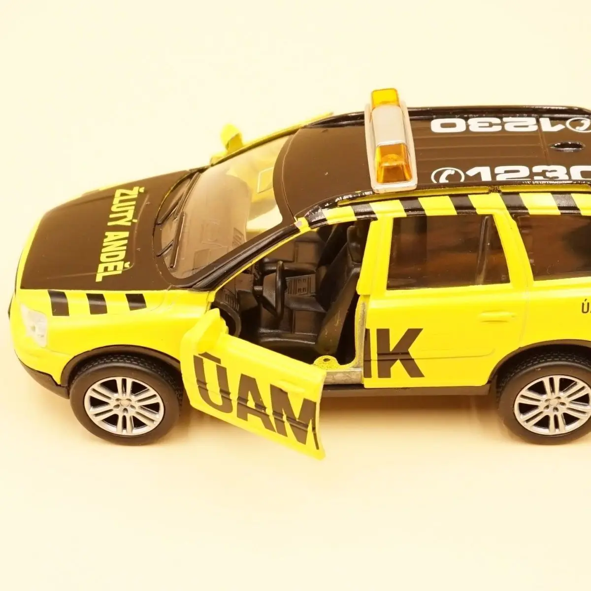 Volvos xc90-子供用合金警察車,ミニチュアスケールモデル,スケール1:34