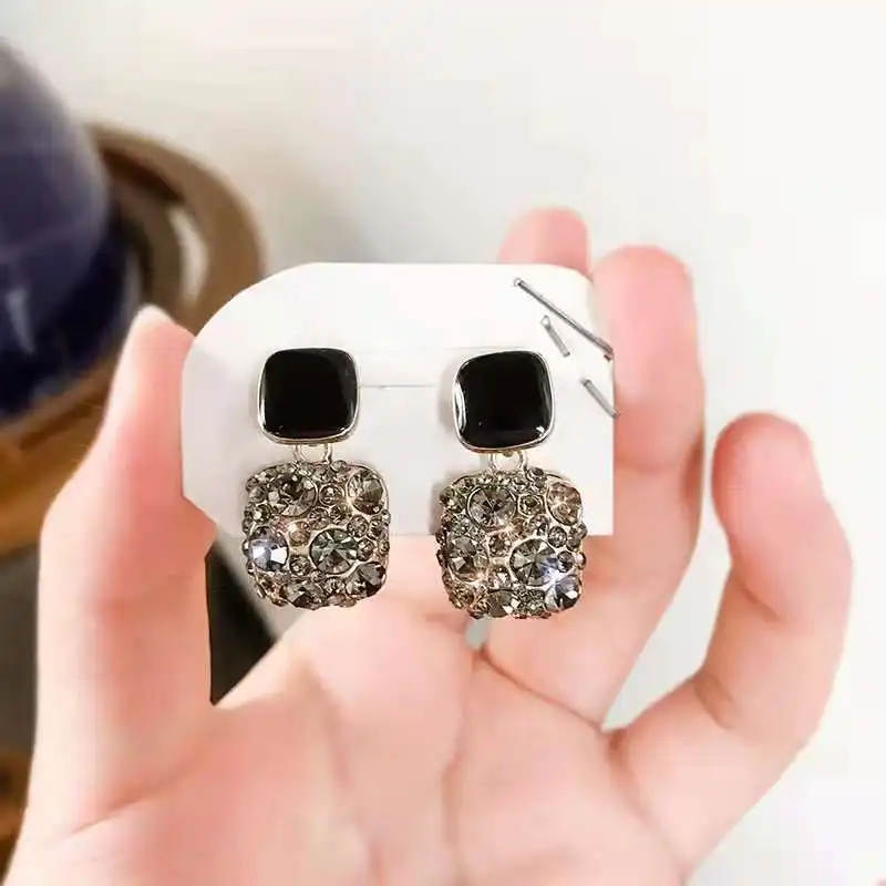 2024 Cute Women Earrings Jeweler Gothic Accessories Square Full Diamond Zircon-Encrusted Stud Earrings Korean Fashion Pendientes