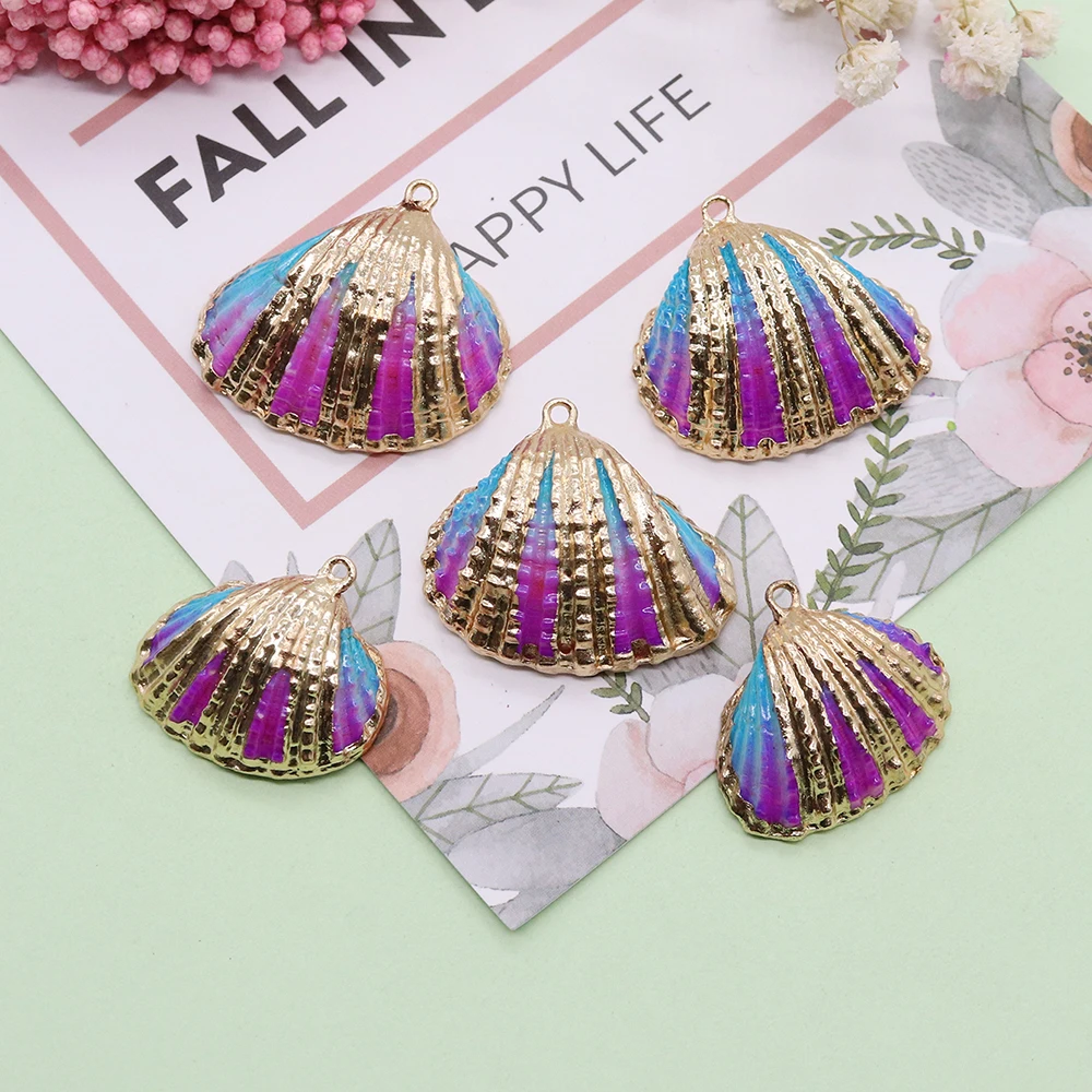 

Fashion Natural Shell Scallop Shaped Pendant Colorful Scallop Electroplated Jewelry Necklace Suitable for DIY Craft Accessories