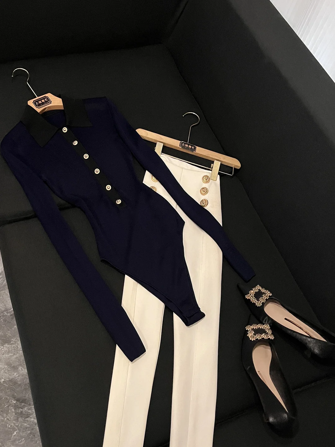 Faionable Retro Color Blo Knitted Slim Fit irt Collar Single Button Women's Sweater Autumn Winter New Arrival Simple El...
