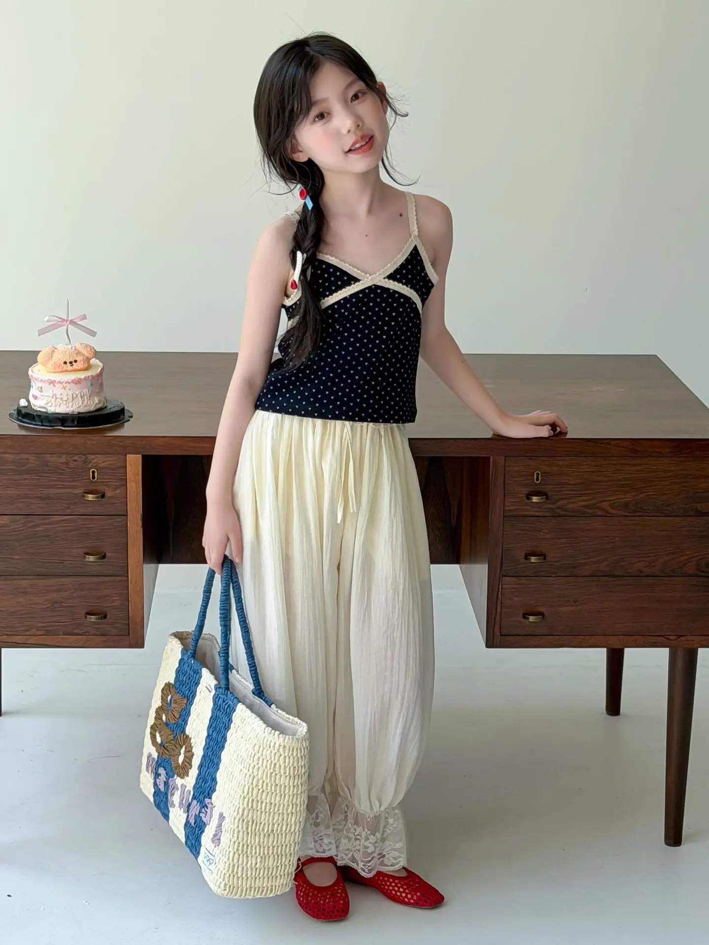 2026 Summer New Girls' Lace Lantern Pants Children's Lightweight Breathable Mosquito Resistant Pants