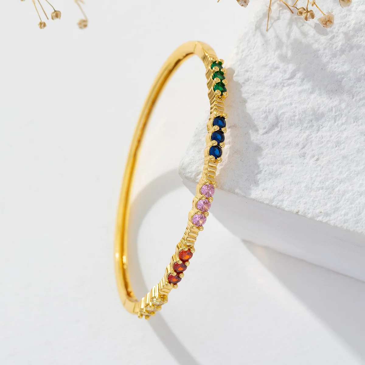 New Sweet and Fresh Gold Plated Colored Zircon Bracelet, Versatile, Simple and High Grade, Women's Exquisite Bracelet