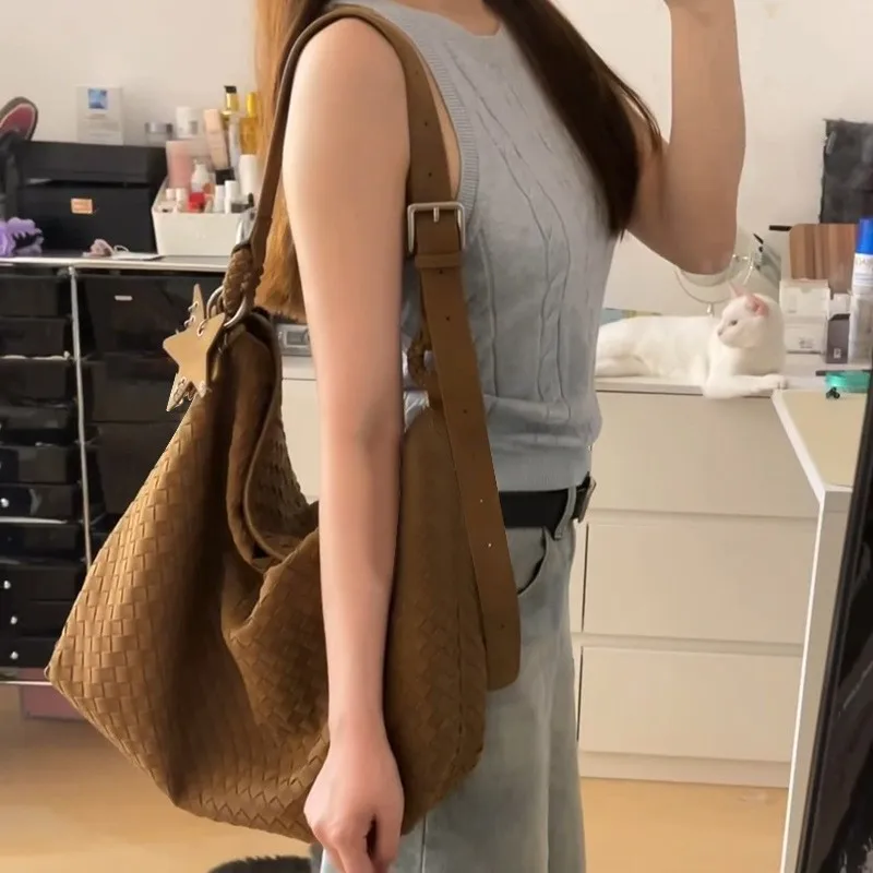 

Сумка-ведро ручной работы осень/зима 2025 — текстурированная сумка-тоут, через плечо/плечевой ремень, винтажный стиль в стиле ретро для женщин