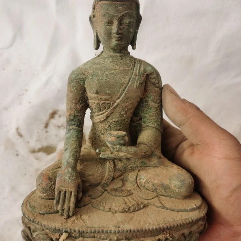 

Antique Bronze Artifact Collection with Patina, Vintage Decorative Piece for Home Decoration, Amitabha Buddha