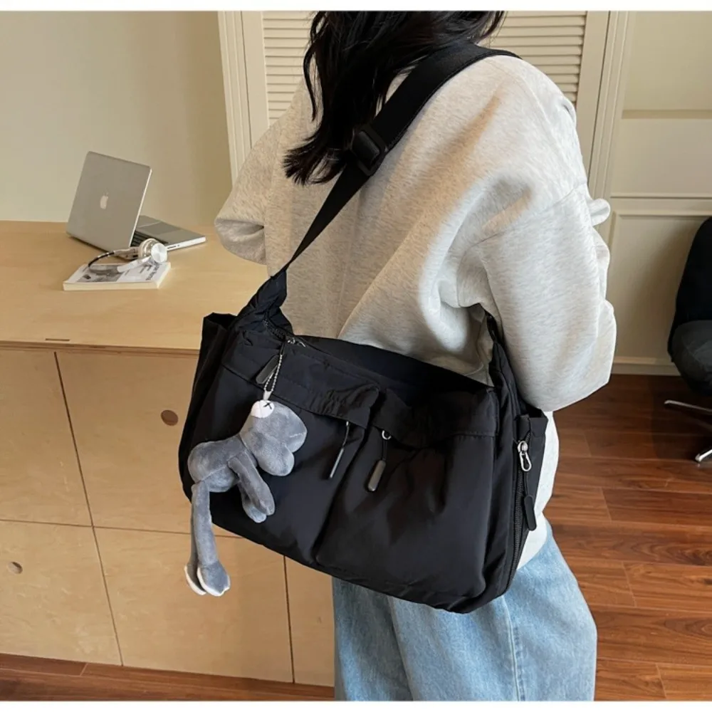 

Lightweight Nylon Tote Bag WaterResistant Casual Design Multi-pocket Tote Bag Spacious Capacity Unisex Style Large Capacity Bag