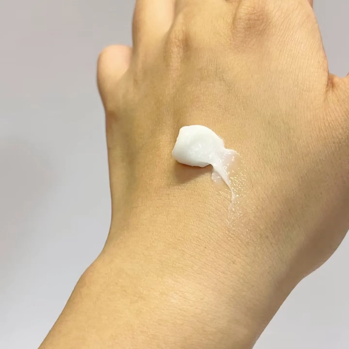80ml Moisturizing and soothing cream  repairs barrier, improves dry and peeling skin, deeply hydrates and soothes face