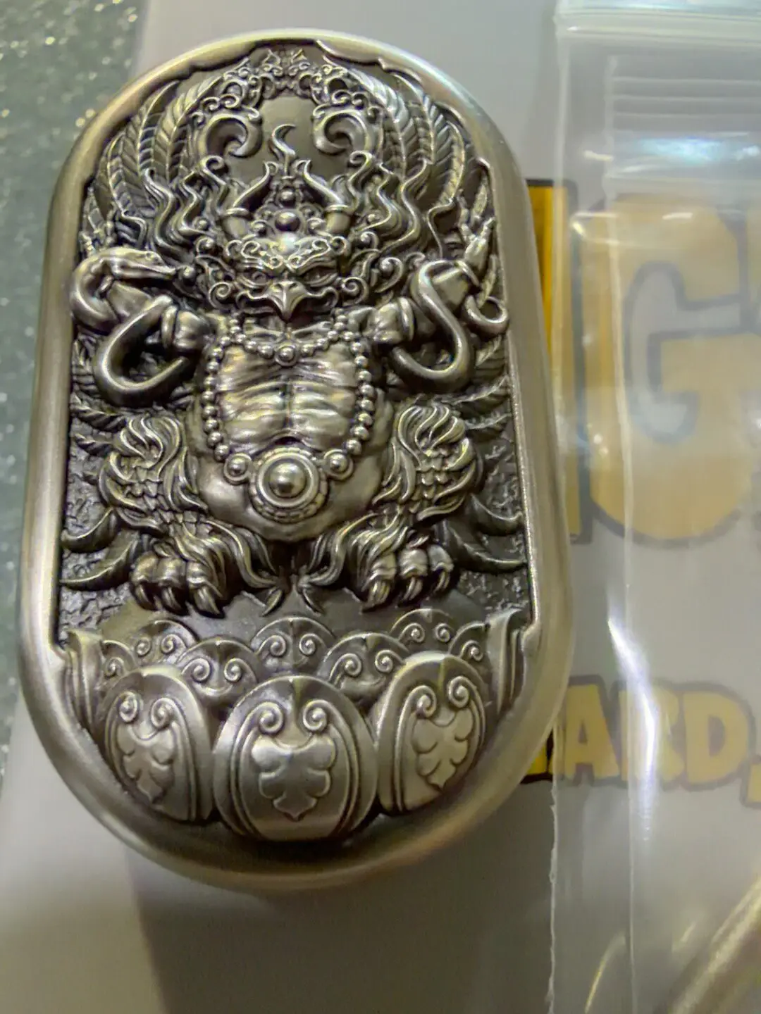 Used EDC Leyang white copper Dapeng bird mechanical push card, the main body white copper material, deep engraved patch