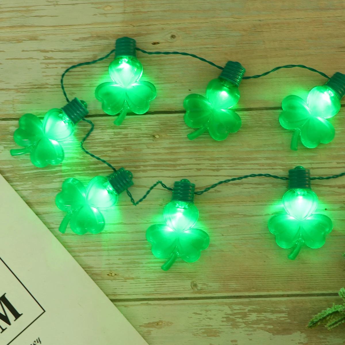 光るネックレス パトリックの日 光るネックレス クローバー 聖パトリックの日フェスティバル LED ストリングライト パーティー シャムロック装飾