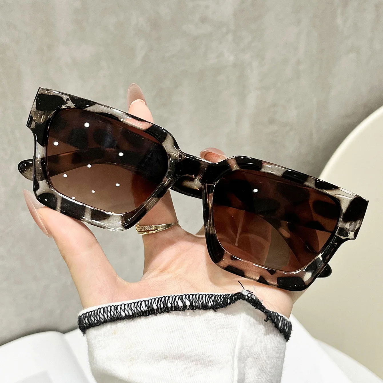 New Vintage Square Sunglasses Women Men Brand Rectangle Sun Glasses Female Oval Eyewear Sunglasses for Male Female Eyeglasses