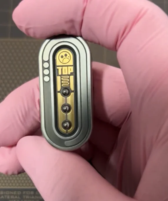 

Б/у EDC Dz.topb. Игрушка-антистресс из нержавеющей стали «Змея» (слайдер)