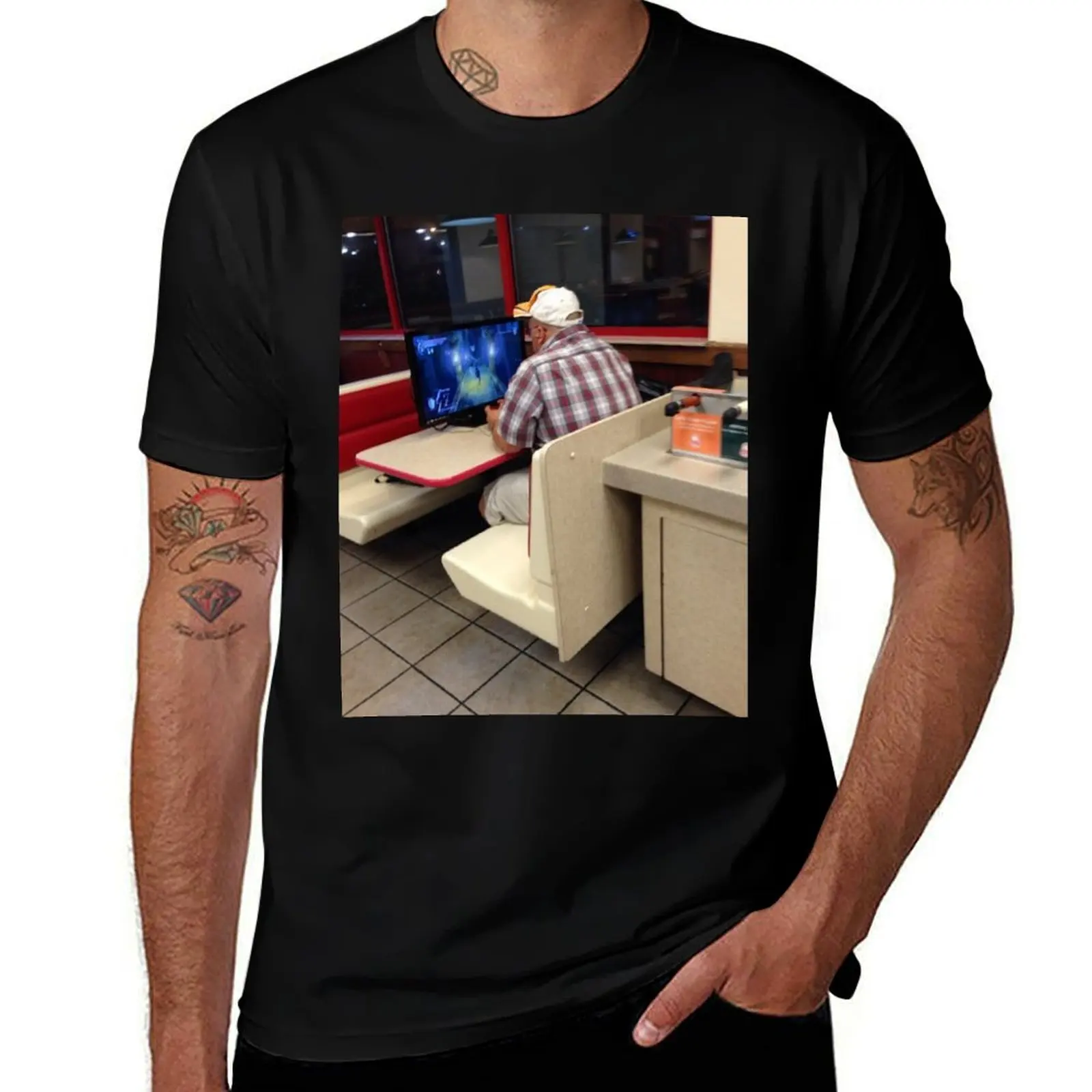 

A man plays Demon's Souls in Arbys T-Shirt summer clothes funny costumes graphic t shirt vintage mens t shirts top quality