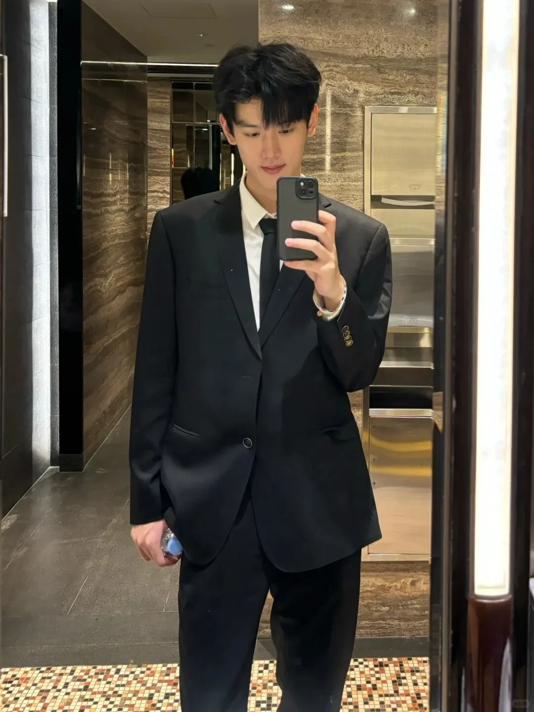 

Bla Casual oulder Men's Suit Jaet Korean Sle Faion Urban Busin Casual High-End Feeling Sli Polyester Fiber