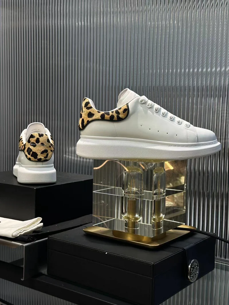 

American European Men's Leather Crafted Casual Shoes Cowhide White Platform Loafer Shoes Outdoor Camping Shoes Men Jogging Shoes