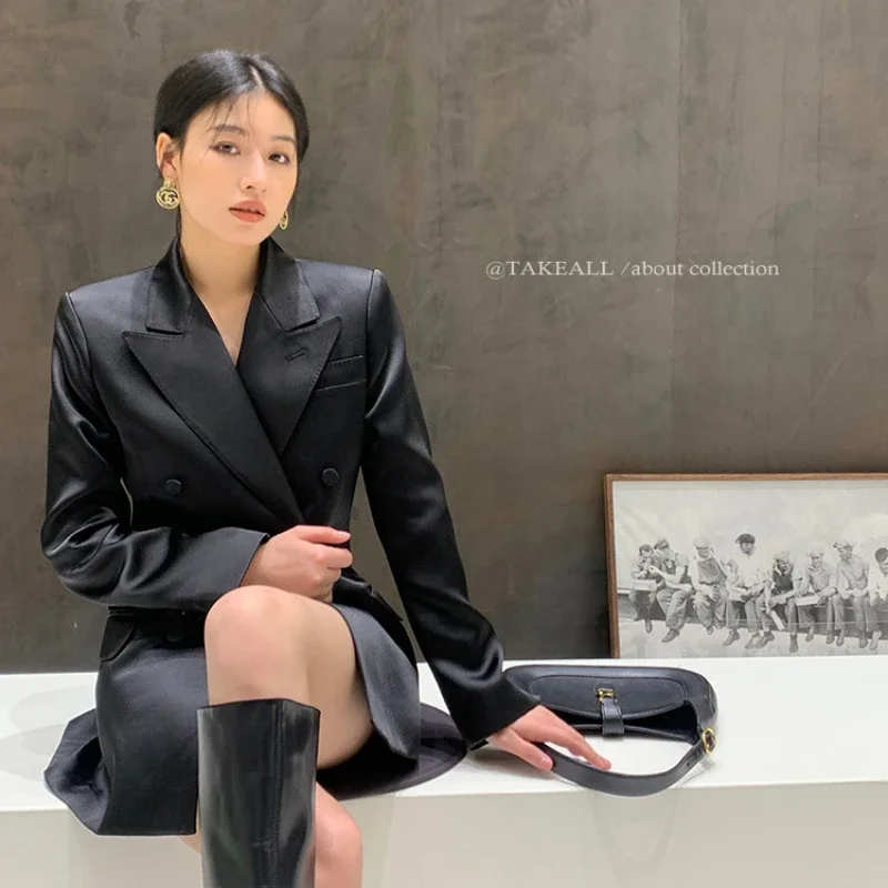 Рисунок 4 - Женский атласный пиджак