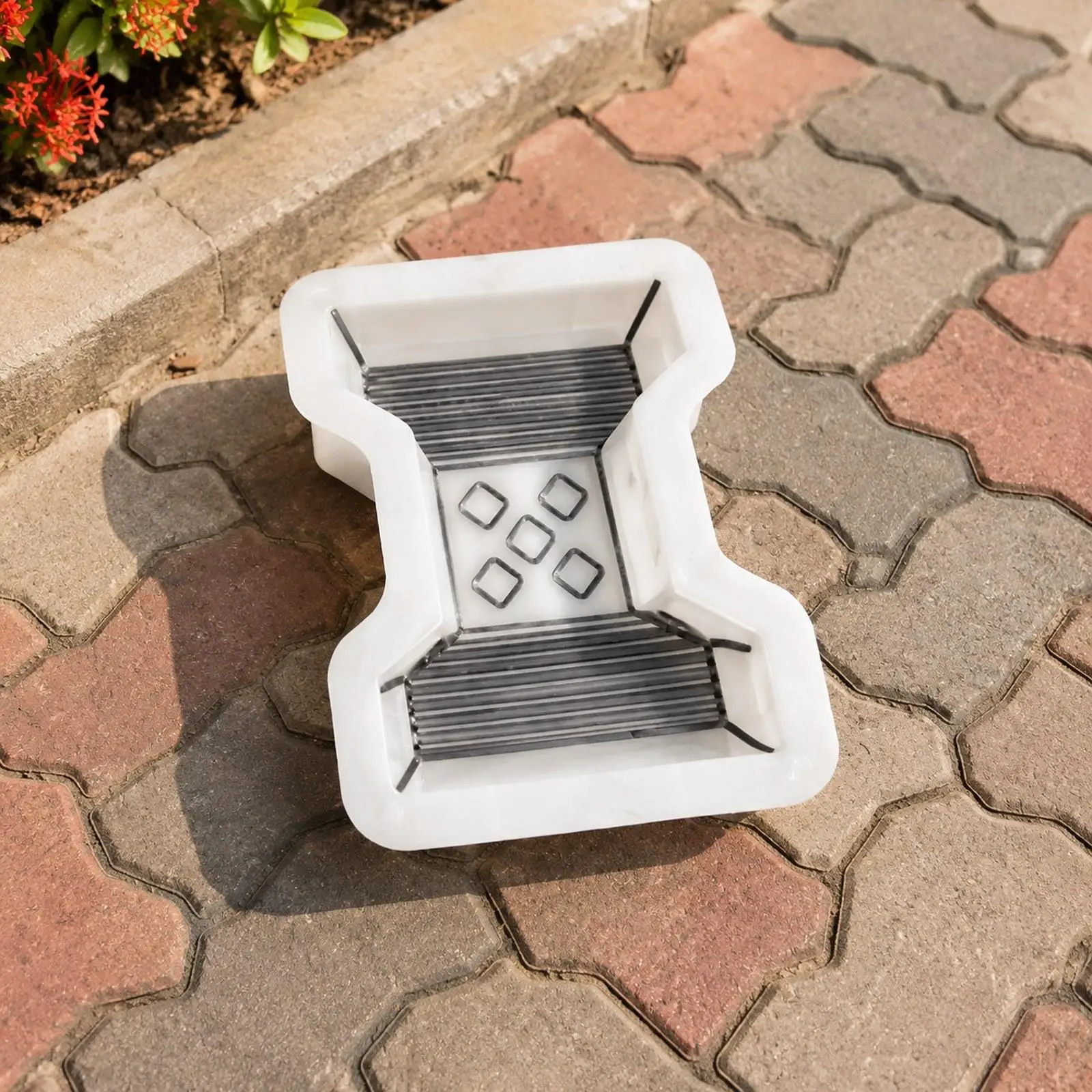Reusable Decorative Garden Paving Pavement Form ,Path Maker for Landscaping, Courtyard Walkway Decor