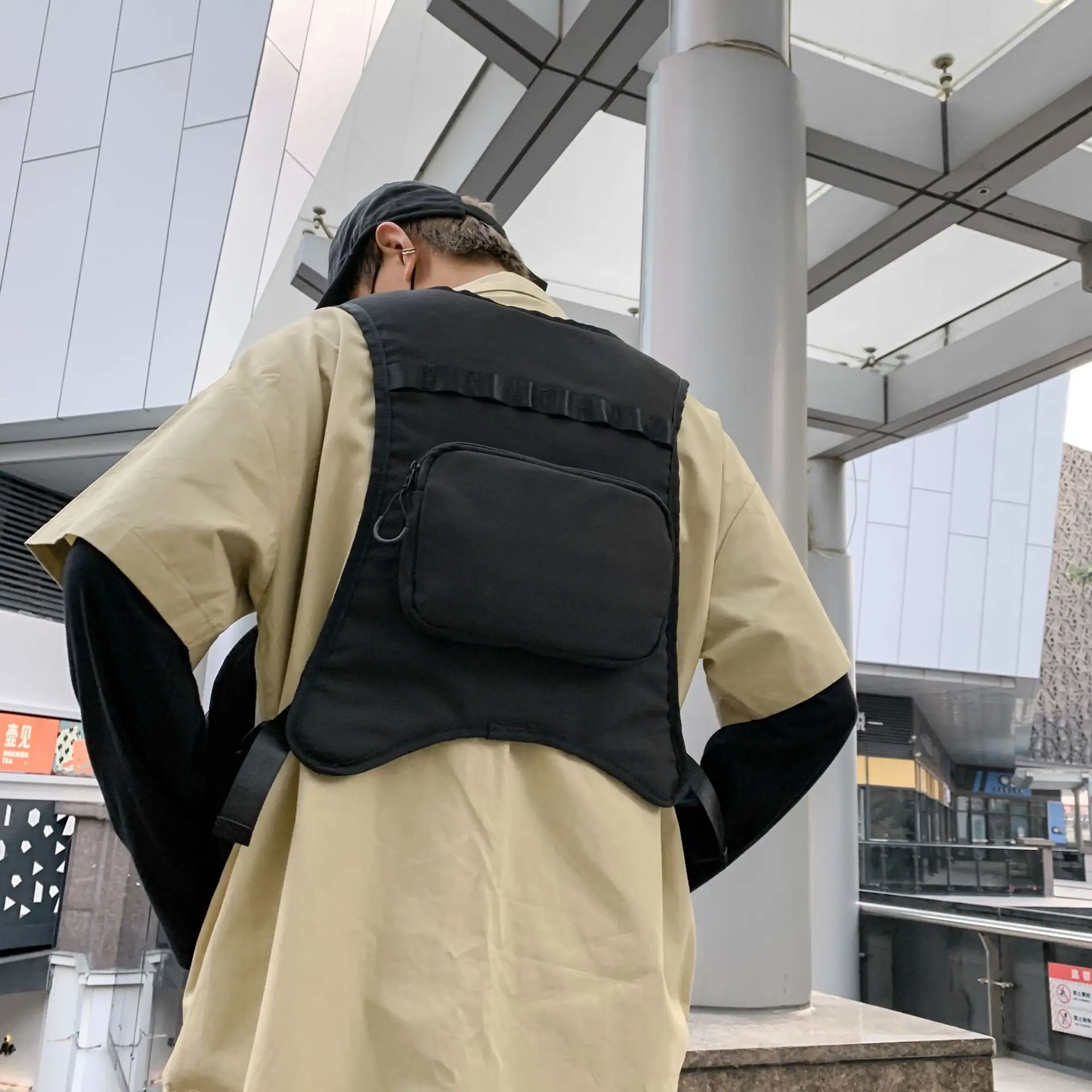 Trendy Functional Tactical Chest Bag with Multiple Pockets Wearable Vest Backpacks Outdoor Multifunction Hip Hop Punk Waistcoat