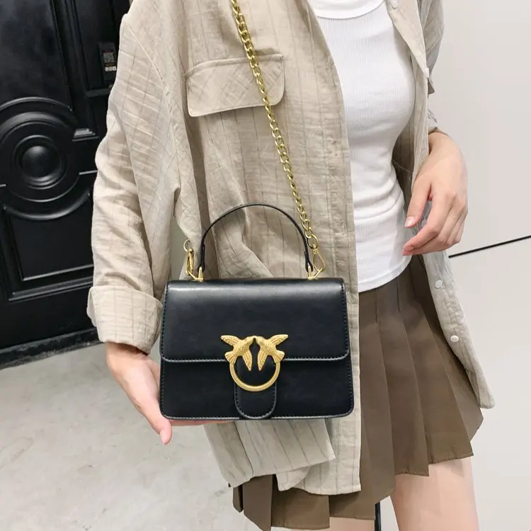 

2026 Autumn Winter New Large Capacity Tote Bag, Convertible Shoulder Crossbody Bag, Stylish Versatile Purse for Women Daily Use