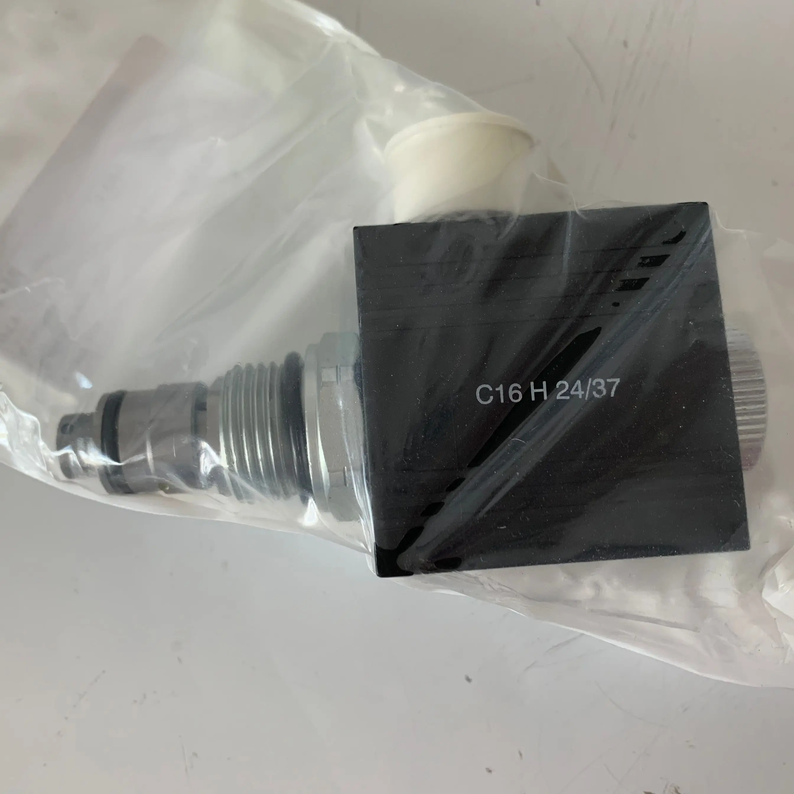 BXP20797-01 EATON VICKERS IH Original Threaded Cartridge Control Check Valve Made in UK HYDRAFORCE IH in stock