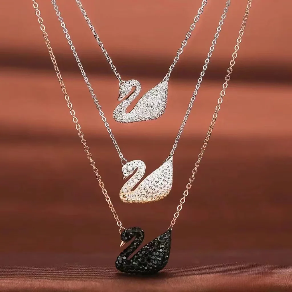 

European and American Fashion Versatile Swan Pendant Necklace with box