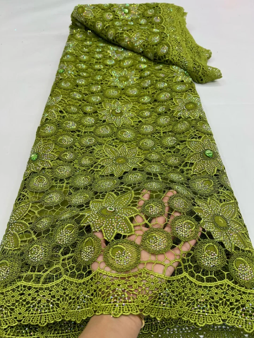 

Высококачественная новая модель белого молочного шелкового гипюрового кружева 2026 года, африканское кружево, водорастворимое французское кружево для платьев