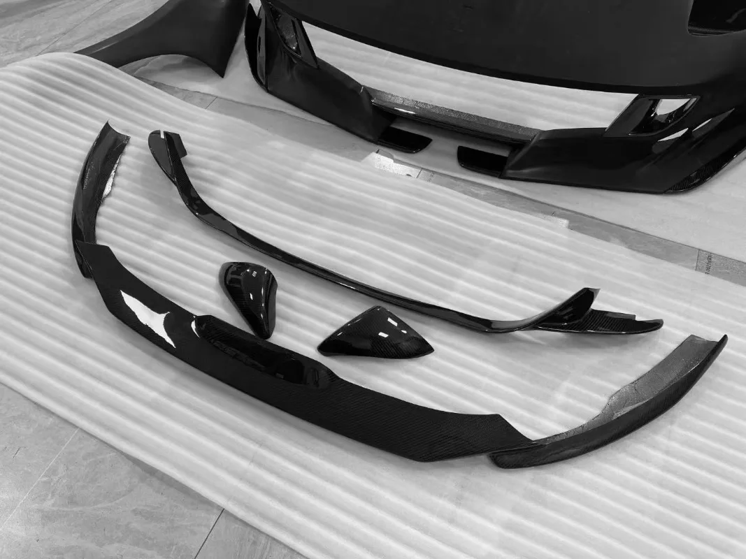 Dry Carbon Front Lip Rear Diffuser Hood Trims Side Skirts for 812 Superfast