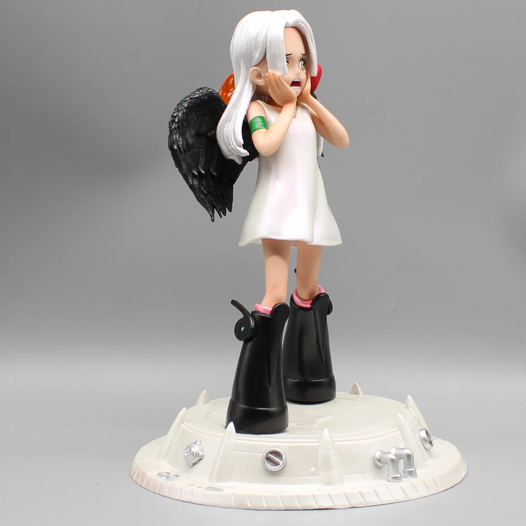 Wandai 24cm Pirate King GK Super Cute Angel Little Empress Hand Made anime Model Ornaments of Snake Ji Hankook Animation