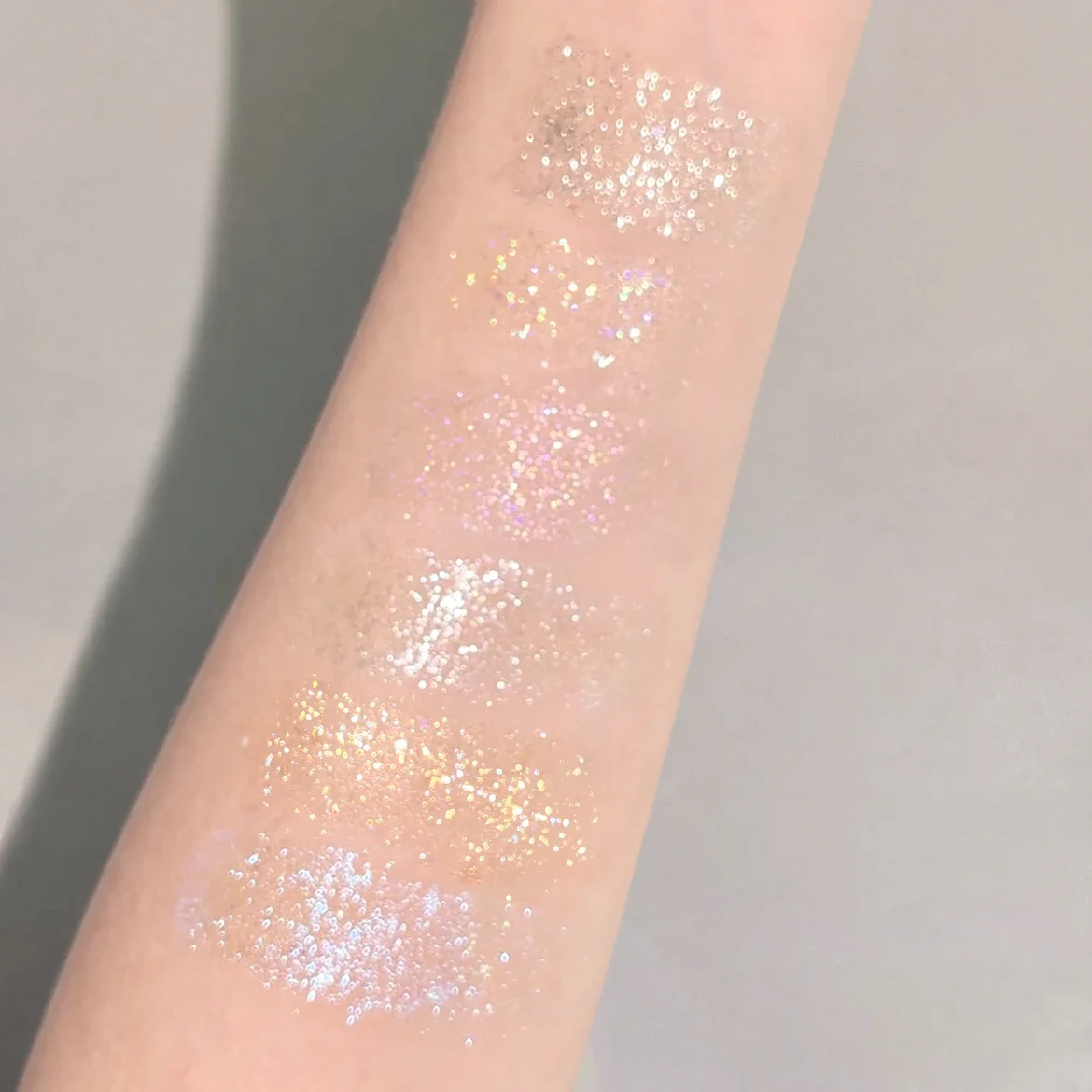 HISYI kolorowa gwiazda Flash cień do powiek perłowe cekiny rozjaśnij oko jedwabnik monochromatyczny cień do powiek płynny makijaż o wysokim połysku