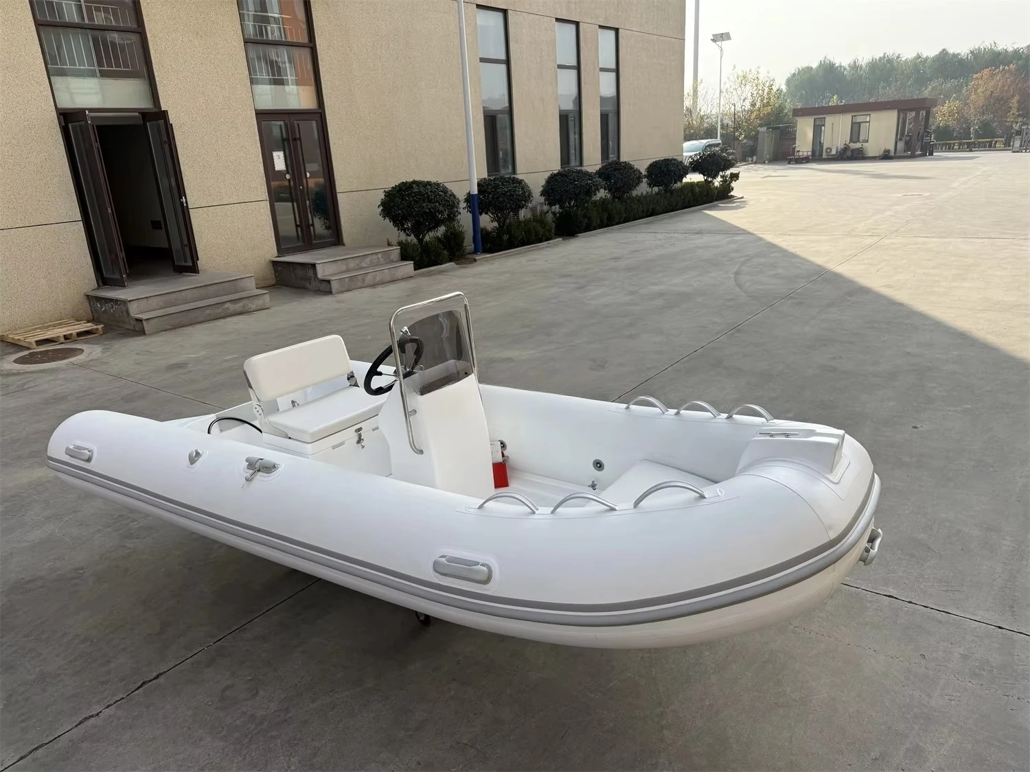 Customized  Boat 3.9 m RIB390 Inflatable Yacht Fiberglass/Aluminum Rowing Boat for Sale