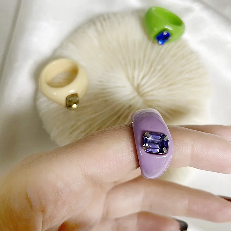 

Очаровательные кольца из смолы для женщин: винтажные, с текстурой желе, цветные цирконы, акриловые, модные ювелирные аксессуары