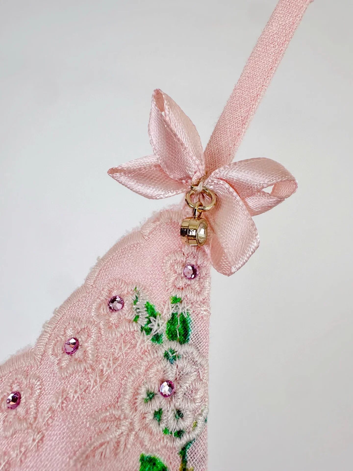 Robe Maxi rose en soie pour femmes, imprimé floral, broderie de perles de cristal, col en v, sans manches, vacances, nouvelle collection 2025