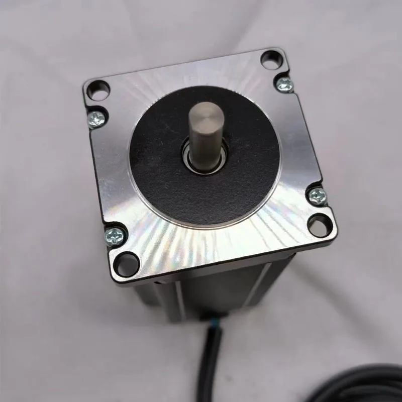 Motor paso a paso Nema23 bifásico 4 hilos 112 mm 3Nm1.8 °   4.2A Motor híbrido de alto rendimiento de alto par de eje único de 8 mm