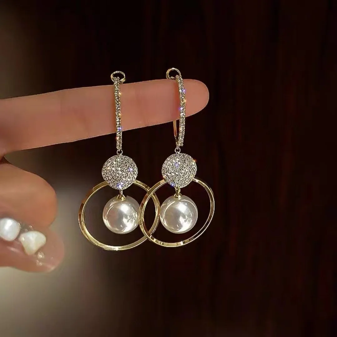 

Exquisite Round Pearl Dangle Earrings for Women Temperament Crystal Geometric Drop Earring Fashion Party Wedding Jewelry Gifts