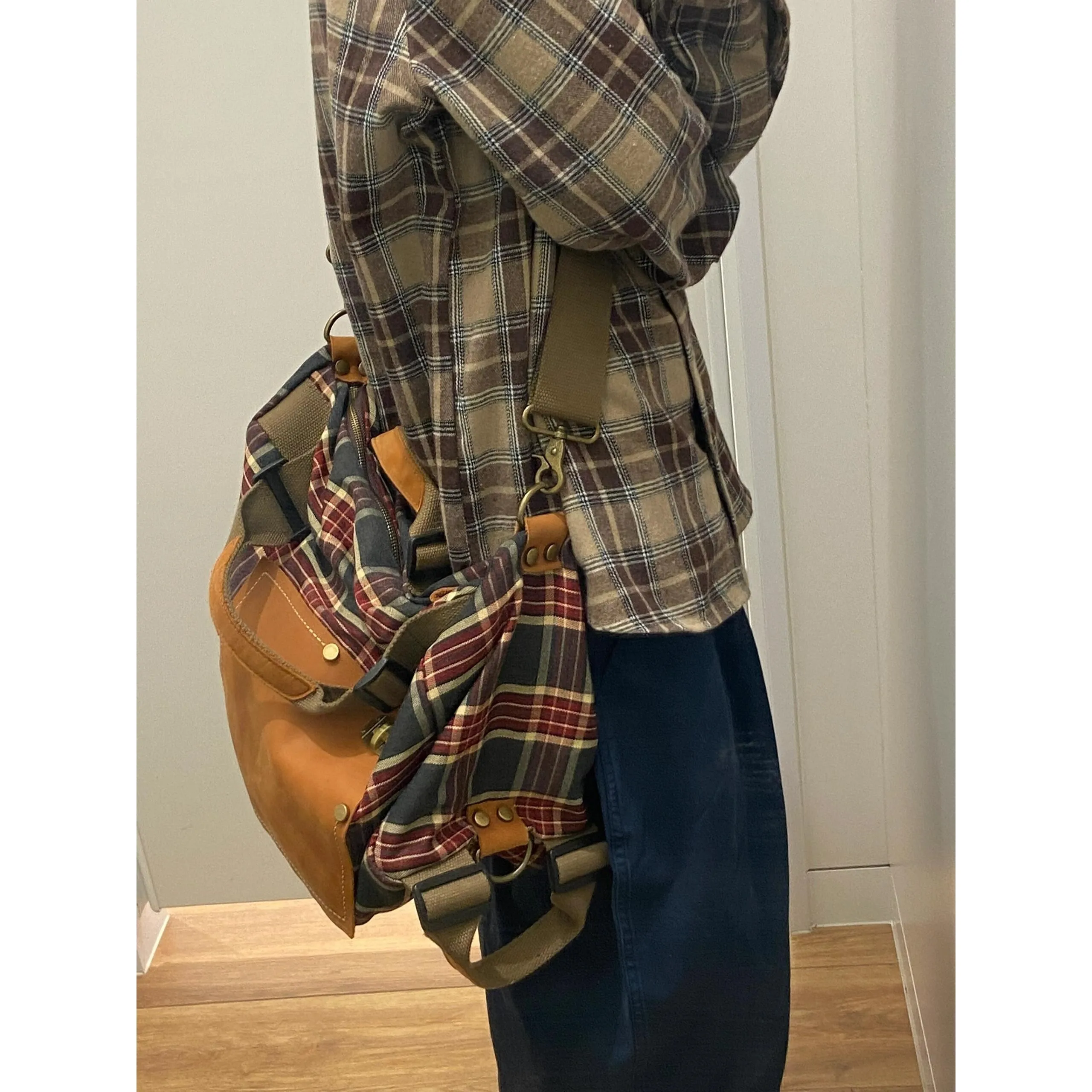 

Large Capacity Plaid Canvas Shoulder Bag Women's Handbag Tote Bag Crossbody Bag for Young Students Daily Use Breathable
