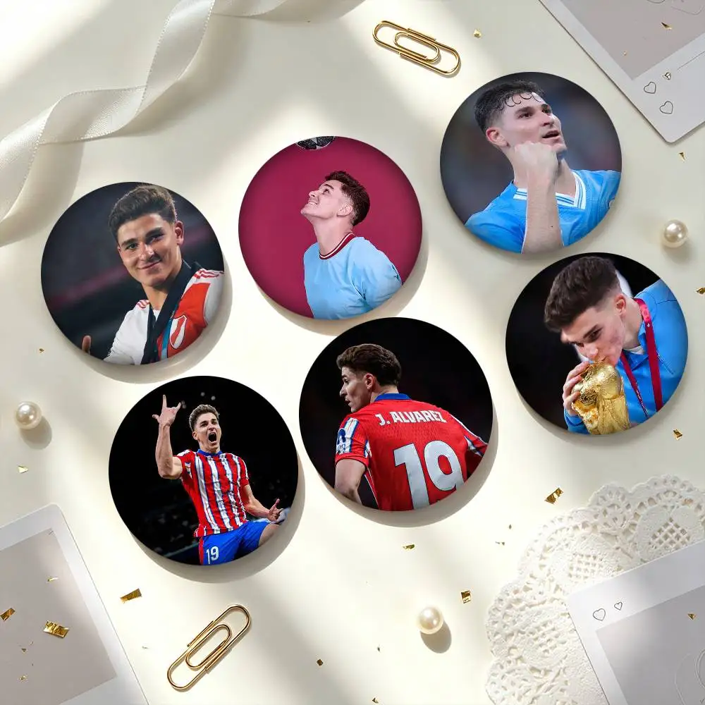 J-Julian Alvarez A-Argentina Football Star  25 32 44 58 75mm Badges Personalized Round Brooches Pins Accessory Gift