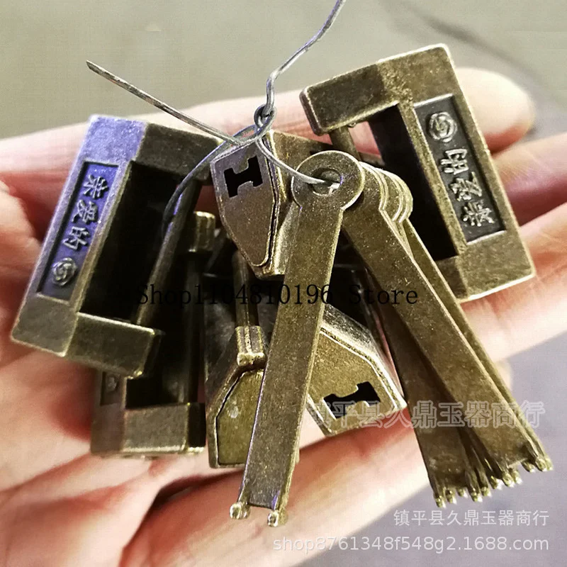 Small copper lock Chinese-style antique locks, ancient locks, Qing Dynasty retro lock heads, Chinese-style horizontal padlocks,
