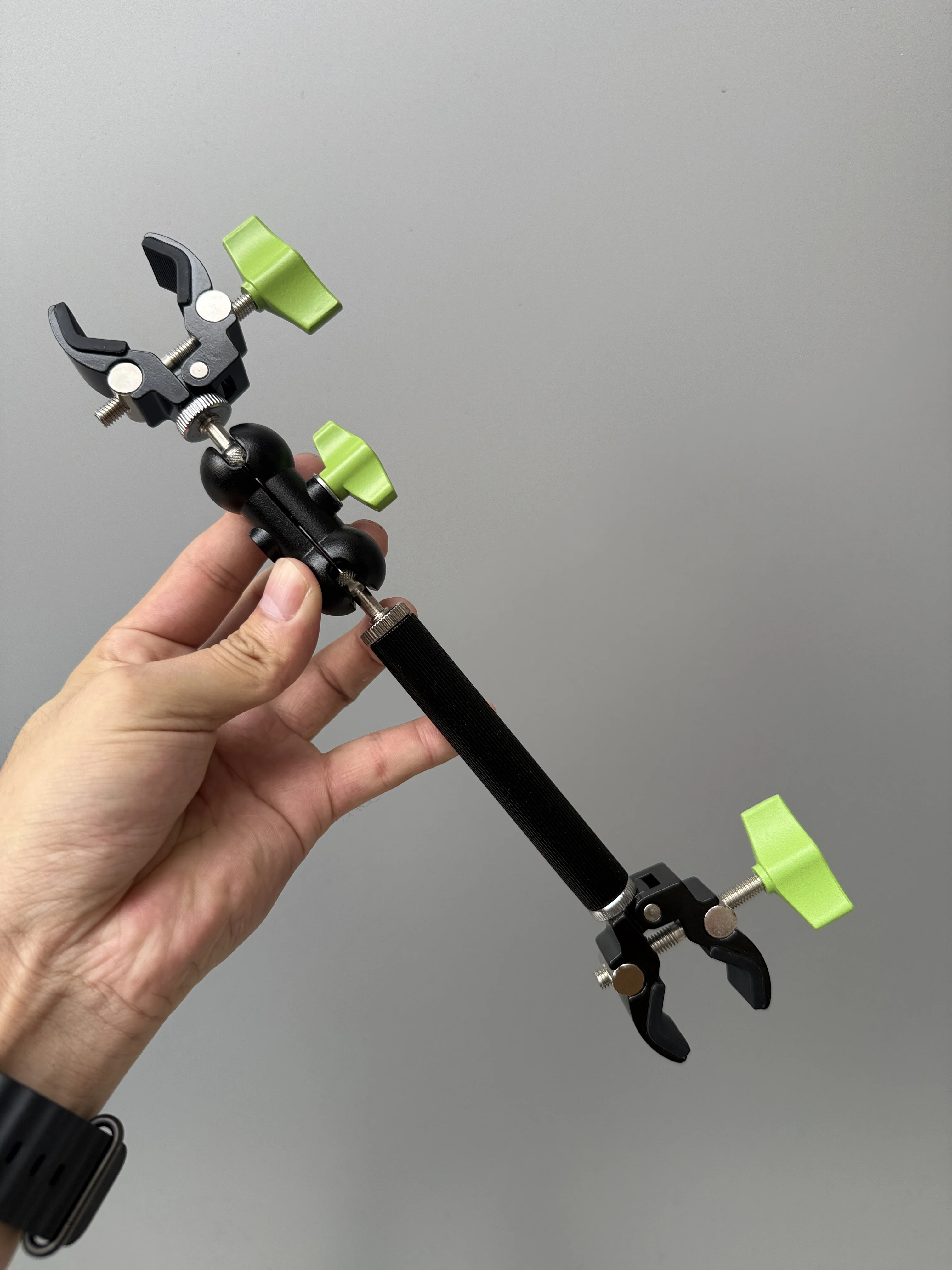 Double Headed Metal Clamp 360 Degree Rotatable Joint with Extended Aluminum Rod for Bicycle Handlebars And Microphone Stand