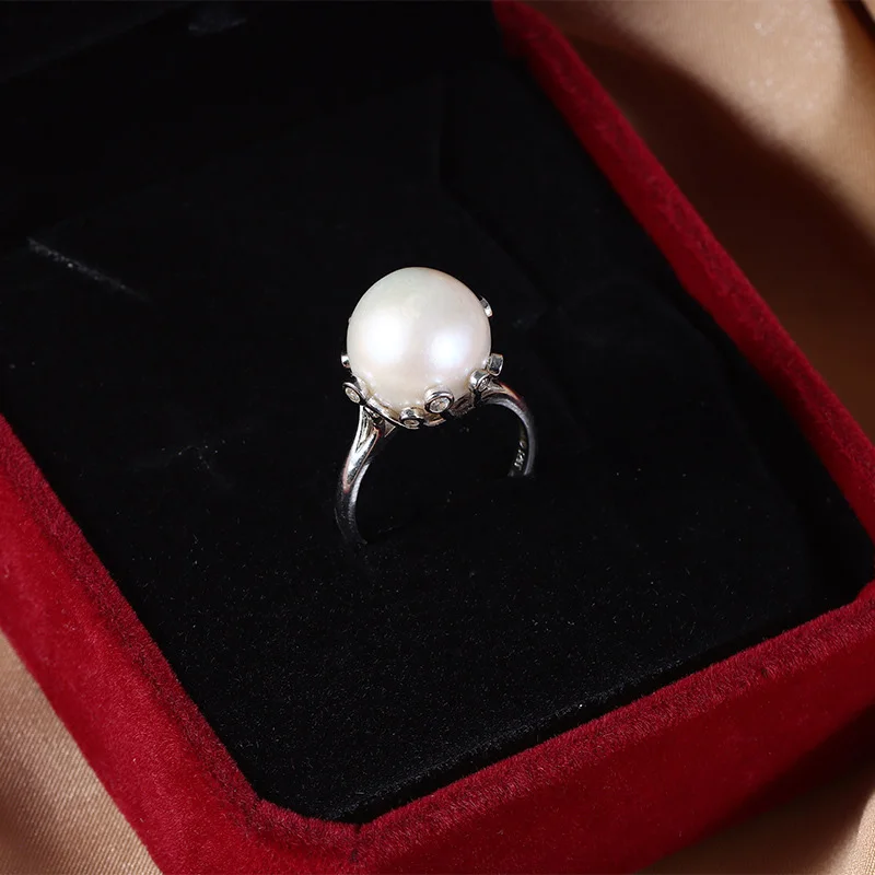 

New French white glossy natural freshwater pearl ring, women's wedding engagement ring, elegant and unique high-end jewelry