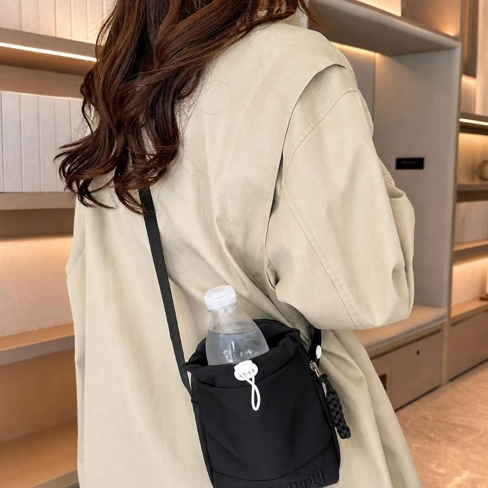 Water-resistant Water Bottle Carrier Bag Large Capacity with Phone Pocket Water Bottle Holder Versatile Portable Weekender Bag