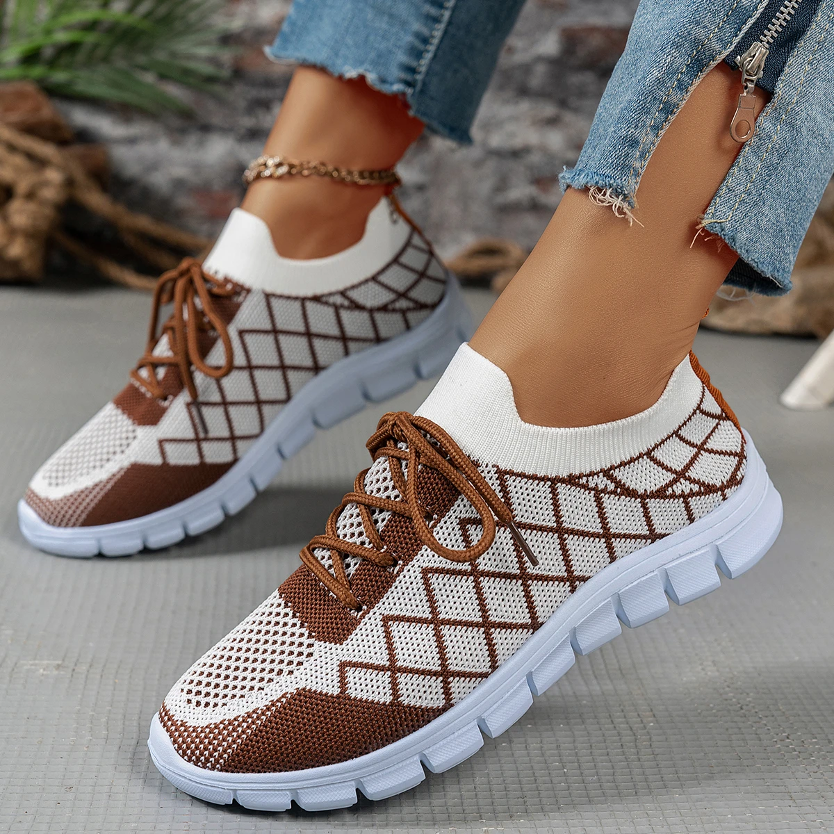 

*Spring and Autumn New Mesh Breathable Elegant Casual Sports Shoes Fashionable Thick Soled Comfortable Flat Shoes for Women