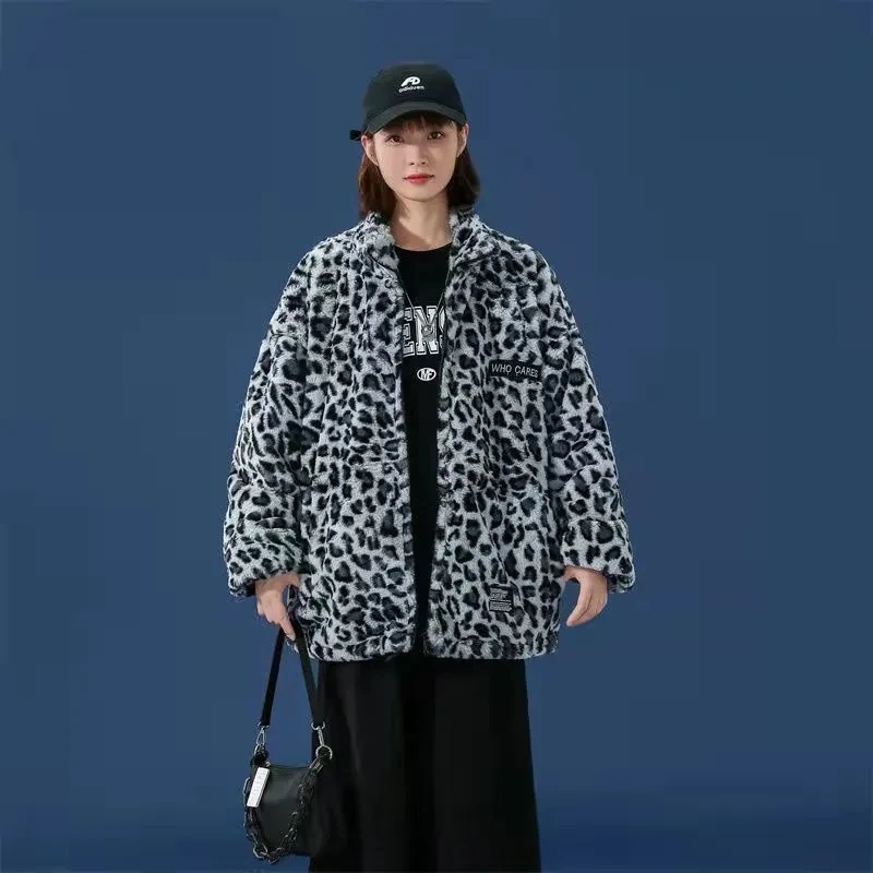 Abrigo holgado de invierno con relleno de algodón para hombre, chaqueta acolchada de algodón con estampado de leopardo para pareja de pelo de conejo de imitación de felpa de cordero, tendencia.