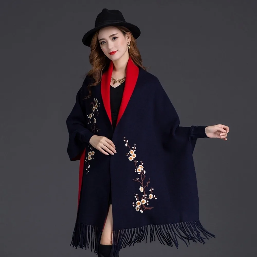 Thick Knitted Floral Embroidered Poncho Two-Tone Core-Spun Yarn Knitted Tassel Shawl Tassel With Sleeves Fringe Cape Coat