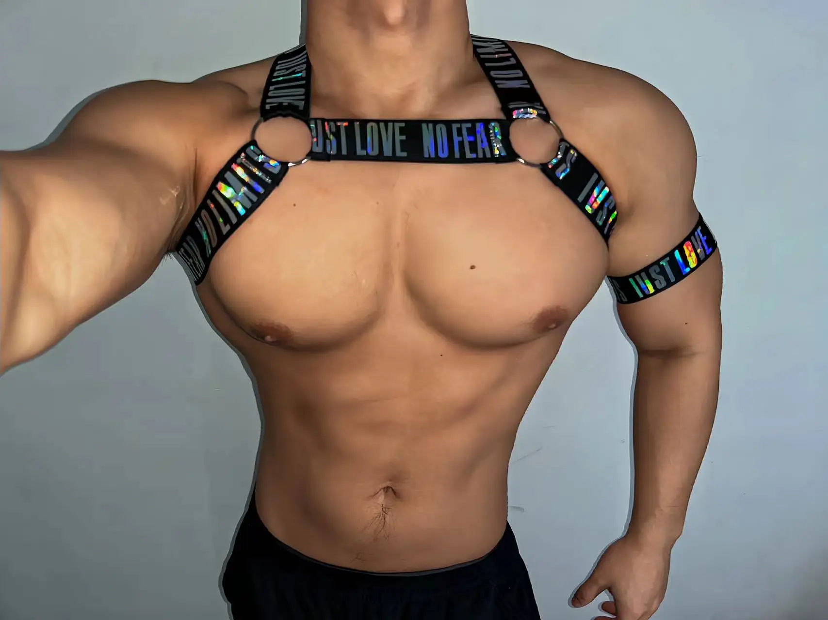 

Новинка, сексуальные блестящие бретельки с надписью, мужские костюмы для фотосъемки, аксессуар для представлений