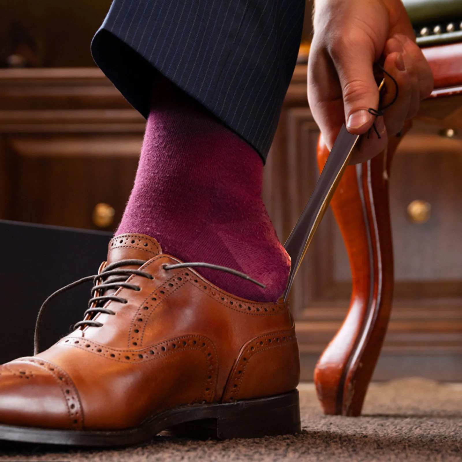 

Solid Wood Shoehorn Long Handle Wooden Puller For Elderly Household Hotel Portable Shoe Horn Convenient Shoe Lifter