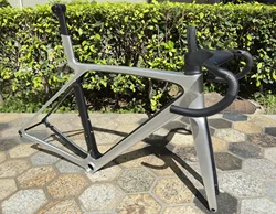 MADONE Carbon Road Frame Full Inner Disc Brake T47 28C 12x100/12x142 Bicycle Frame With Handlebar Headset