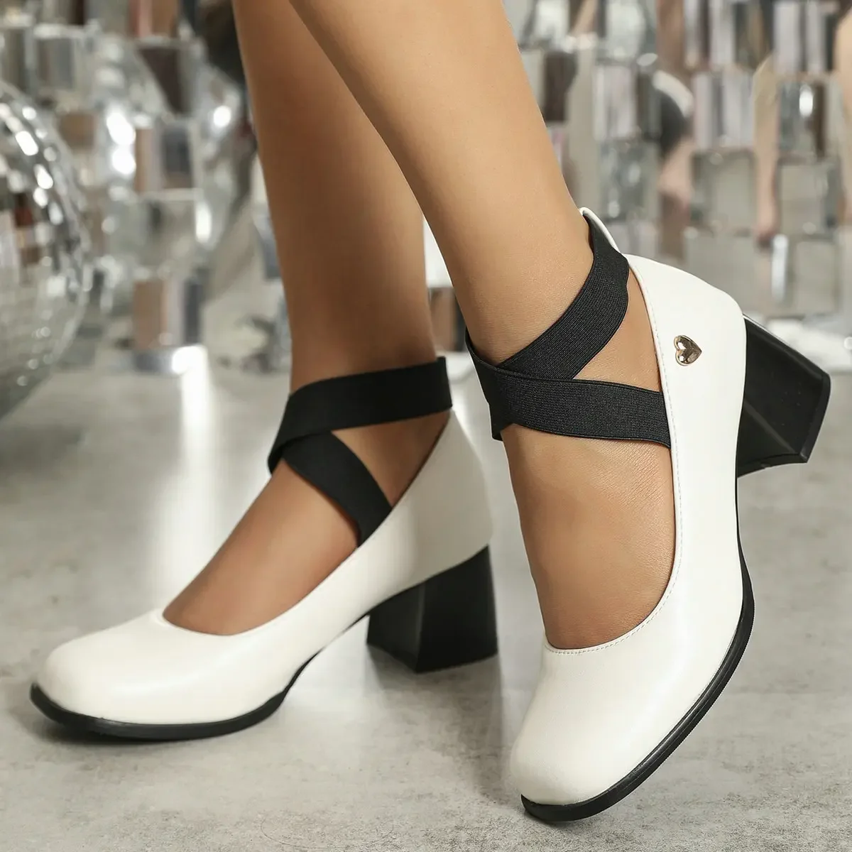 

Модные французские туфли LolitaMary Jane на массивном каблуке, удобные эластичные женские туфли-лодочки в римском стиле с металлическим сердцем и квадратным носком