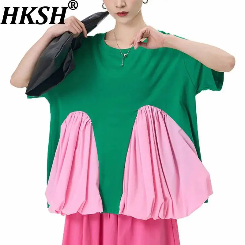 

Женская футболка HKSH с контрастными вставками, плиссировкой, круглым вырезом, короткими рукавами, свободного кроя, визуально стройнящая, в стиле High Street, повседневная модная летняя модель HK22618