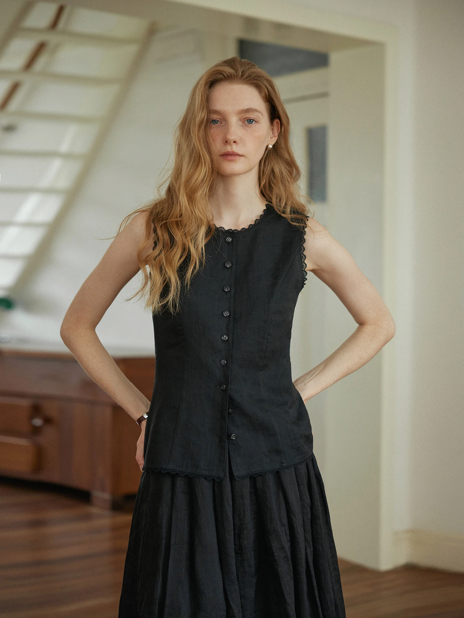 Nice People 2025SS 여성용 린넨 크롭탑 레이스 트림 허리 조절 베스트 통기성 좋은 편안한 라운드넥 반팔 셔츠