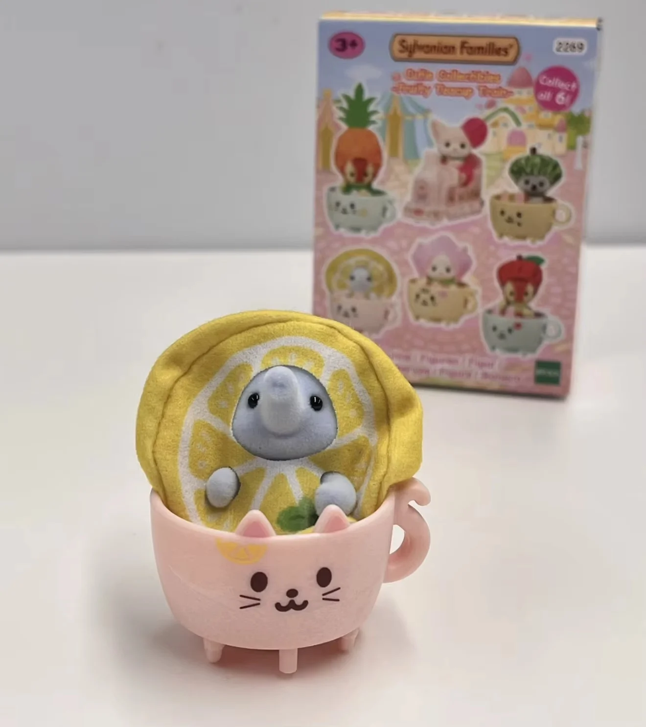 Nuovo autentico Sylvanian Families Piccolo treno Milo Max Cakebread Barboncino Fai finta di giocare Sylvanian Famiglia Mobili Giocattoli Regalo Giocattolo