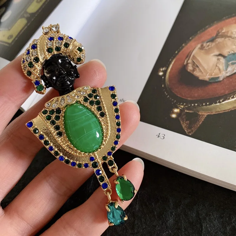 Fashion Ear Clip Brooch Western Antique Vintags Egyptian Modeling Colorful Gem Pearl Ear Clip Medieval Brooch Female